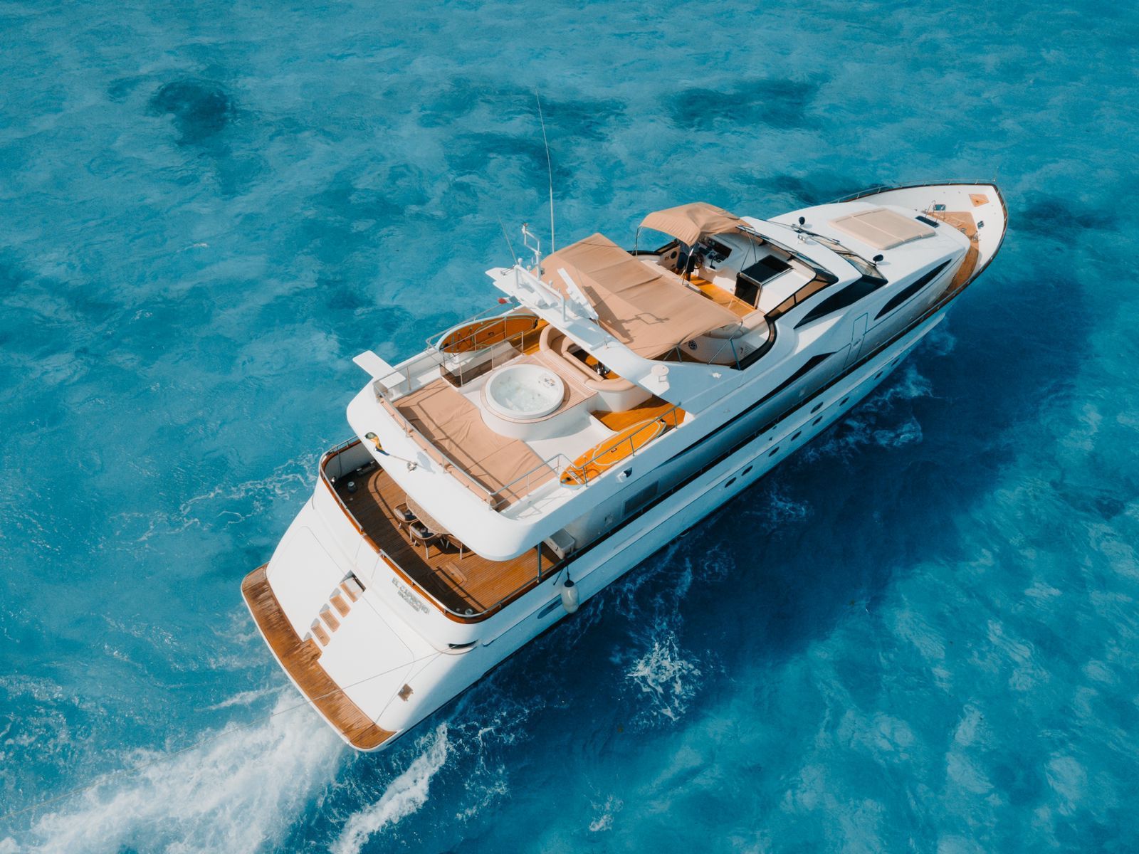 location yacht cancun